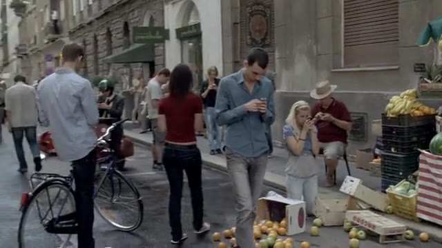 Play the Windows launch film